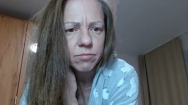 Snapshot of Popppka chatting on 02-15-25, 10:21 Popppka online show from 02-15-25, 10:21