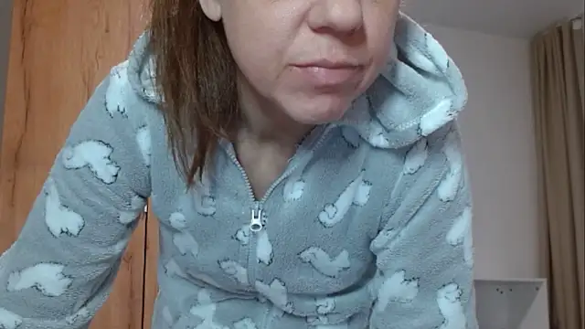 Snapshot of Popppka chatting on 02-16-25, 02:10 Popppka online show from 02-16-25, 02:10