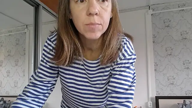 Snapshot of Popppka chatting on 10-12-25, 01:10 Popppka online show from 10-12-25, 01:10