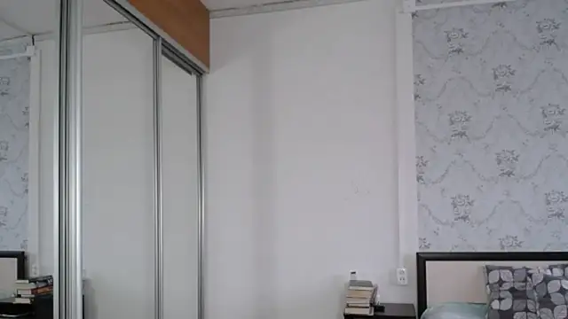 Snapshot of Popppka chatting on 10-25-25, 11:40 Popppka online show from 10-25-25, 11:40