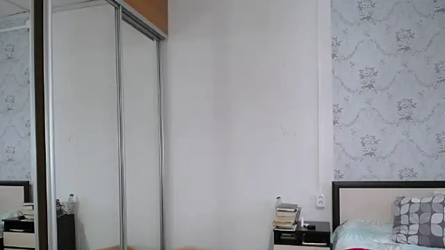 Snapshot of Popppka chatting on 10-26-25, 12:55 Popppka online show from 10-26-25, 12:55