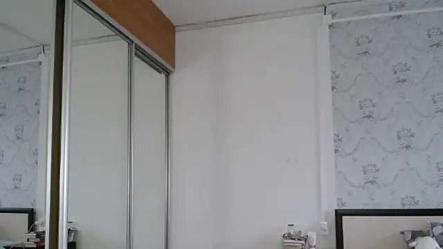 Snapshot of Popppka chatting on 12-21-25, 11:17 Popppka online show from 12-21-25, 11:17