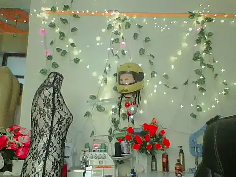 Snapshot of Anaconda2350 chatting on 10-17-25, 04:20 Anaconda2350 online show from 10-17-25, 04:20