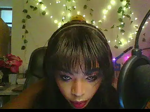 Snapshot of Anaconda2350 chatting on 10-21-25, 01:12 Anaconda2350 online show from 10-21-25, 01:12