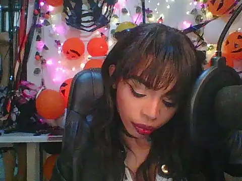 Snapshot of Anaconda2350 chatting on 10-31-25, 06:09 Anaconda2350 online show from 10-31-25, 06:09