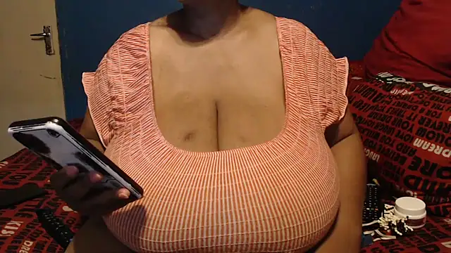 Snapshot of CUTEFIRMMELONSS chatting on 10-30-25, 09:04 CUTEFIRMMELONSS online show from 10-30-25, 09:04