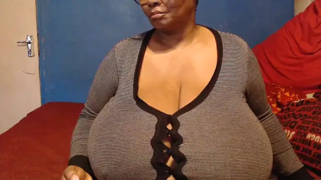 CUTEFIRMMELONSS online show from 12-16-25, 02:22