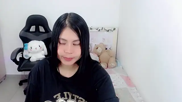 Snapshot of Youlittlepervertt_ chatting on 12-17-24, 04:11 Youlittlepervertt online show from 12-17-24, 04:11