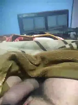 Snapshot of Deshilund9 chatting on 12-24-24, 09:00 Deshilund9 online show from 12-24-24, 09:00