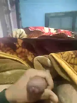 Snapshot of Deshilund9 chatting on 01-07-25, 08:13 Deshilund9 online show from 01-07-25, 08:13