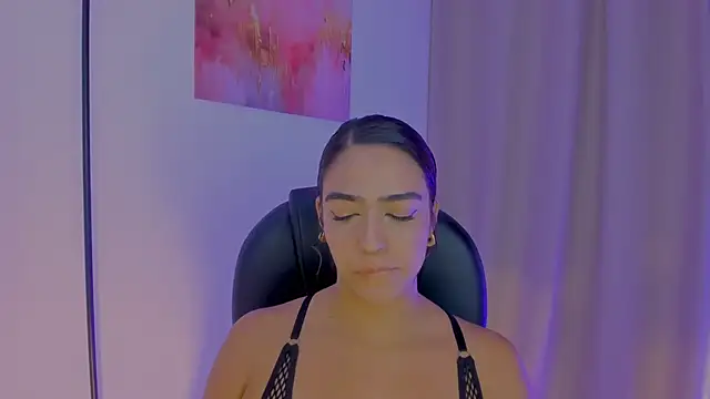 Snapshot of MariamRivera_ chatting on 02-14-26, 03:36 MariamRivera online show from 02-14-26, 03:36