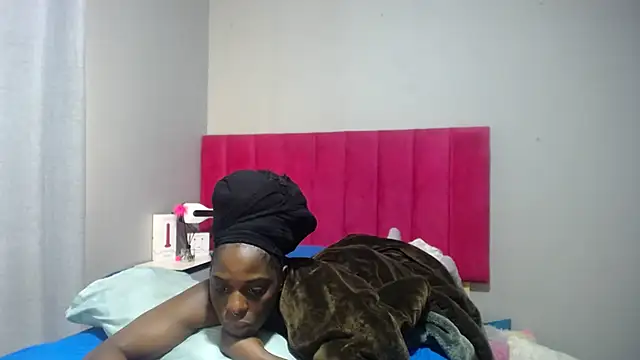 Snapshot of Shaniko89 chatting on 12-05-25, 05:49 Shaniko89 online show from 12-05-25, 05:49