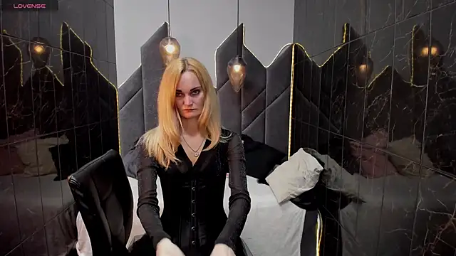 SaraSubtlety online show from 09-19-25, 01:34