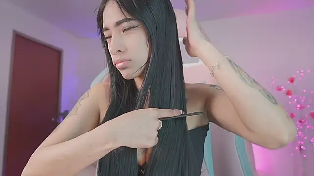 Snapshot of driana_hoffman chatting on 11-05-25, 12:49 driana hoffman online show from 11-05-25, 12:49