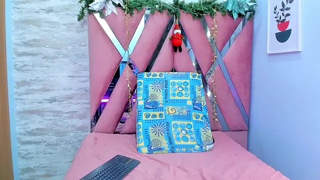 Snapshot of lara_murphy chatting on 12-16-24, 09:41 lara murphy online show from 12-16-24, 09:41