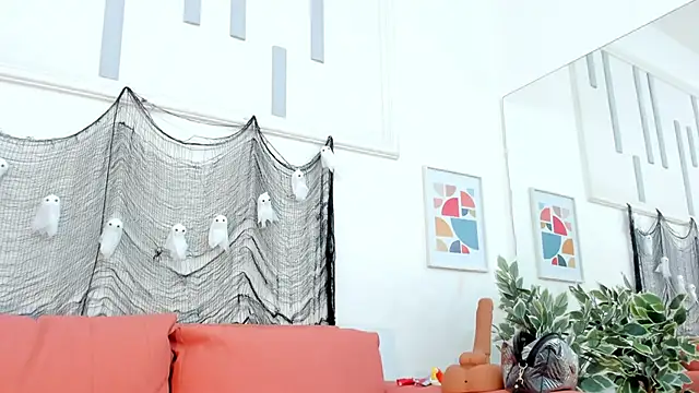 Snapshot of lara_murphy chatting on 10-21-25, 03:07 lara murphy online show from 10-21-25, 03:07