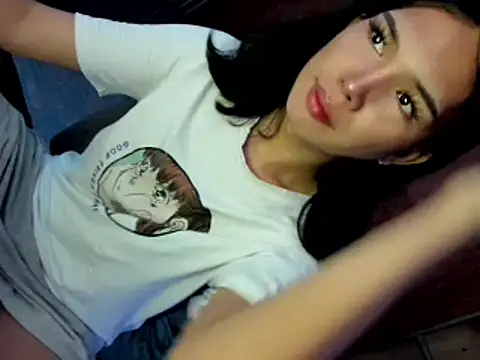 Snapshot of mav1s_ chatting on 10-28-25, 11:40 mav1s online show from 10-28-25, 11:40