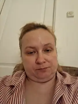 Snapshot of She-devilx chatting on 09-17-25, 07:59 She-devilx online show from 09-17-25, 07:59