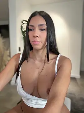 EllaSanz  online show from 10-10-25, 09:14