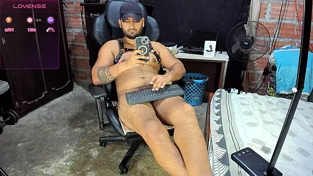 Snapshot of Imperion_king chatting on 12-02-24, 02:31 Imperion king online show from 12-02-24, 02:31