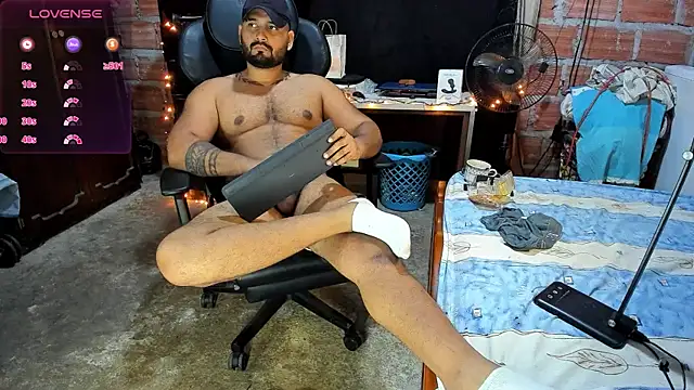 Snapshot of Imperion_king chatting on 12-17-24, 06:02 Imperion king online show from 12-17-24, 06:02