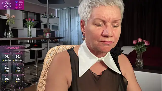 Snapshot of roxana_brooks chatting on 02-25-25, 02:11 roxana brooks online show from 02-25-25, 02:11