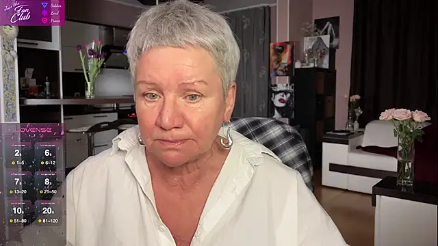 Snapshot of roxana_brooks chatting on 03-08-25, 05:33 roxana brooks online show from 03-08-25, 05:33