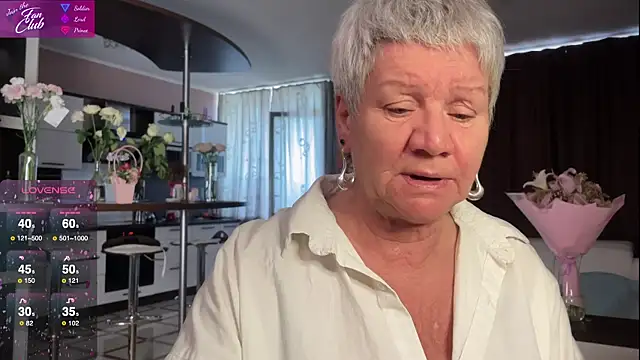 Snapshot of roxana_brooks chatting on 03-19-25, 02:13 roxana brooks online show from 03-19-25, 02:13