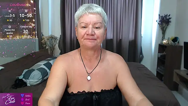 Snapshot of roxana_brooks chatting on 05-14-26, 03:02 roxana brooks online show from 05-14-26, 03:02