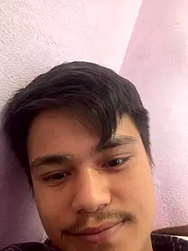 Hullax online show from 10-31-25, 03:07