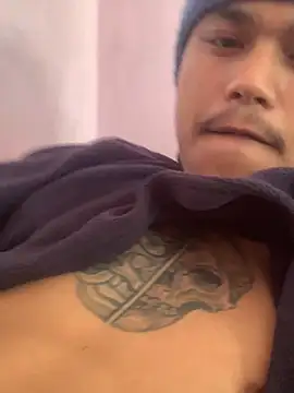 Hullax online show from 12-17-25, 05:02