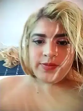 Snapshot of bella_star21 chatting on 02-22-25, 03:01 bella star21 online show from 02-22-25, 03:01