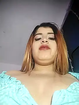 Snapshot of bella_star21 chatting on 09-14-25, 01:27 bella star21 online show from 09-14-25, 01:27