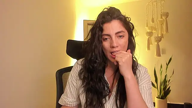 Snapshot of Mala_Bad chatting on 01-15-25, 02:24 Mala Bad online show from 01-15-25, 02:24