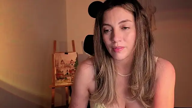 Snapshot of Mala_Bad chatting on 10-19-25, 04:40 Mala Bad online show from 10-19-25, 04:40