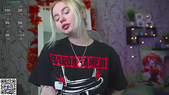 Moon Valkyrie online show from 10-19-25, 11:22