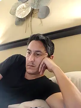 Snapshot of LuqenZo chatting on 02-06-26, 11:46 LuqenZo online show from 02-06-26, 11:46