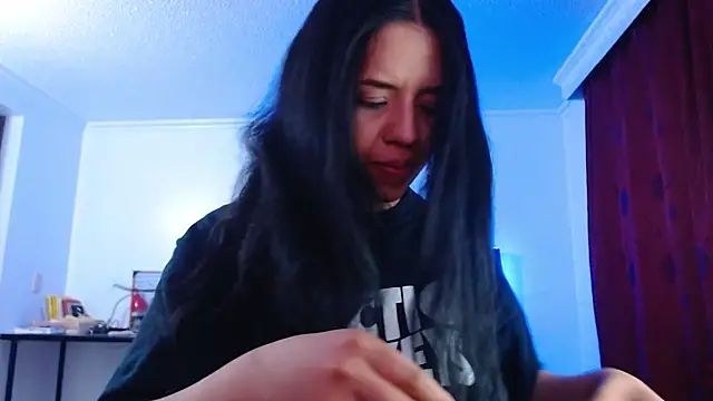 Snapshot of VALERY_MEER chatting on 10-11-25, 12:21 VALERY MEER online show from 10-11-25, 12:21