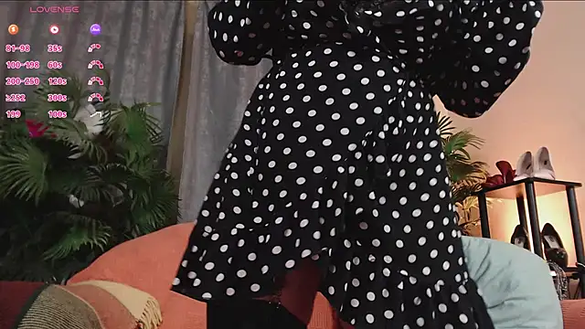 KarinaRoge online show from 02-18-25, 07:09