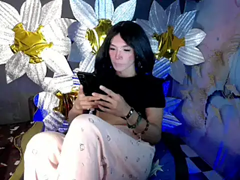 Rhianna wilson online show from 06-17-26, 10:06