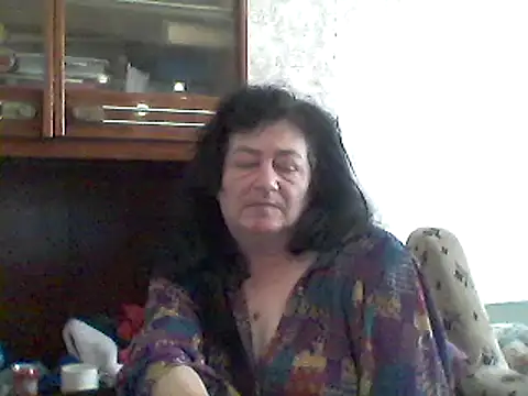 Snapshot of GypsiQueen2 chatting on 02-21-25, 12:39 GypsiQueen2 online show from 02-21-25, 12:39