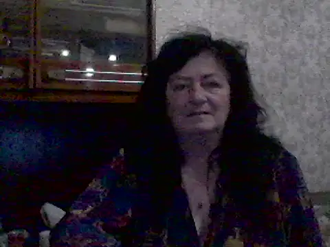 Snapshot of GypsiQueen2 chatting on 02-21-25, 03:54 GypsiQueen2 online show from 02-21-25, 03:54