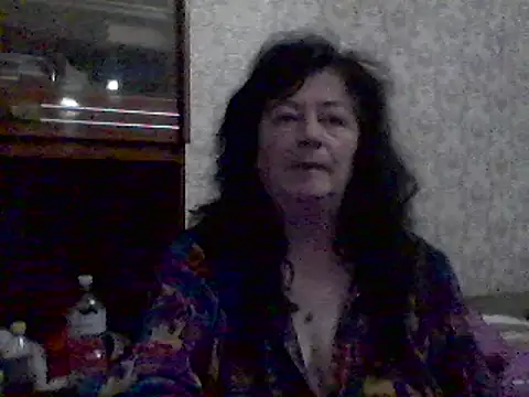 Snapshot of GypsiQueen2 chatting on 02-24-25, 06:26 GypsiQueen2 online show from 02-24-25, 06:26