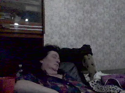 Snapshot of GypsiQueen2 chatting on 02-25-25, 12:36 GypsiQueen2 online show from 02-25-25, 12:36