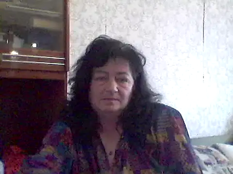 Snapshot of GypsiQueen2 chatting on 02-25-25, 01:39 GypsiQueen2 online show from 02-25-25, 01:39