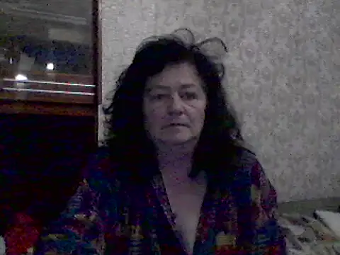 Snapshot of GypsiQueen2 chatting on 02-25-25, 04:42 GypsiQueen2 online show from 02-25-25, 04:42