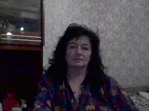 Snapshot of GypsiQueen2 chatting on 02-25-25, 07:47 GypsiQueen2 online show from 02-25-25, 07:47