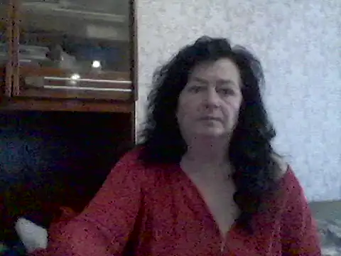 Snapshot of GypsiQueen2 chatting on 03-01-25, 01:18 GypsiQueen2 online show from 03-01-25, 01:18