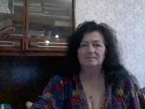 Snapshot of GypsiQueen2 chatting on 03-04-25, 12:12 GypsiQueen2 online show from 03-04-25, 12:12