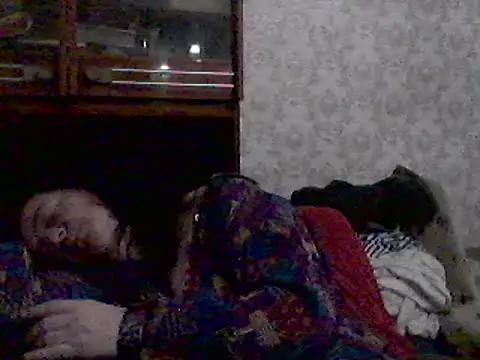 Snapshot of GypsiQueen2 chatting on 03-04-25, 11:32 GypsiQueen2 online show from 03-04-25, 11:32